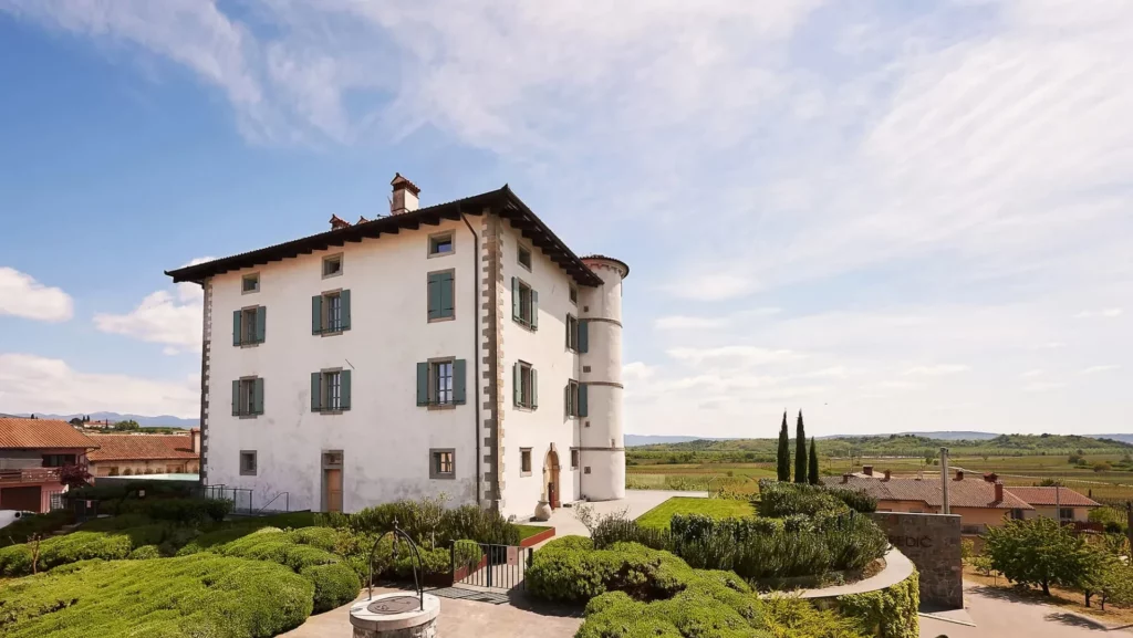 Hotel Gredič castle exterior