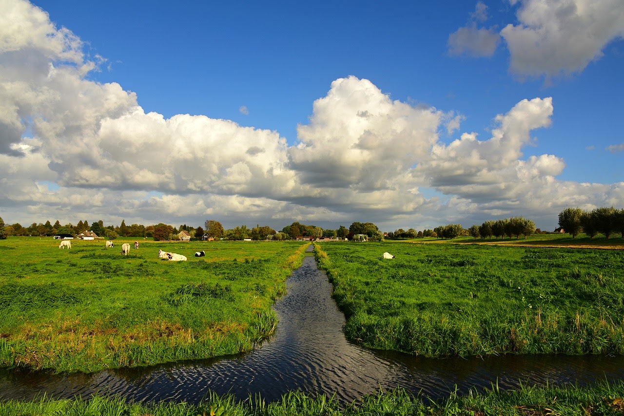 Cycle below sea level on the 