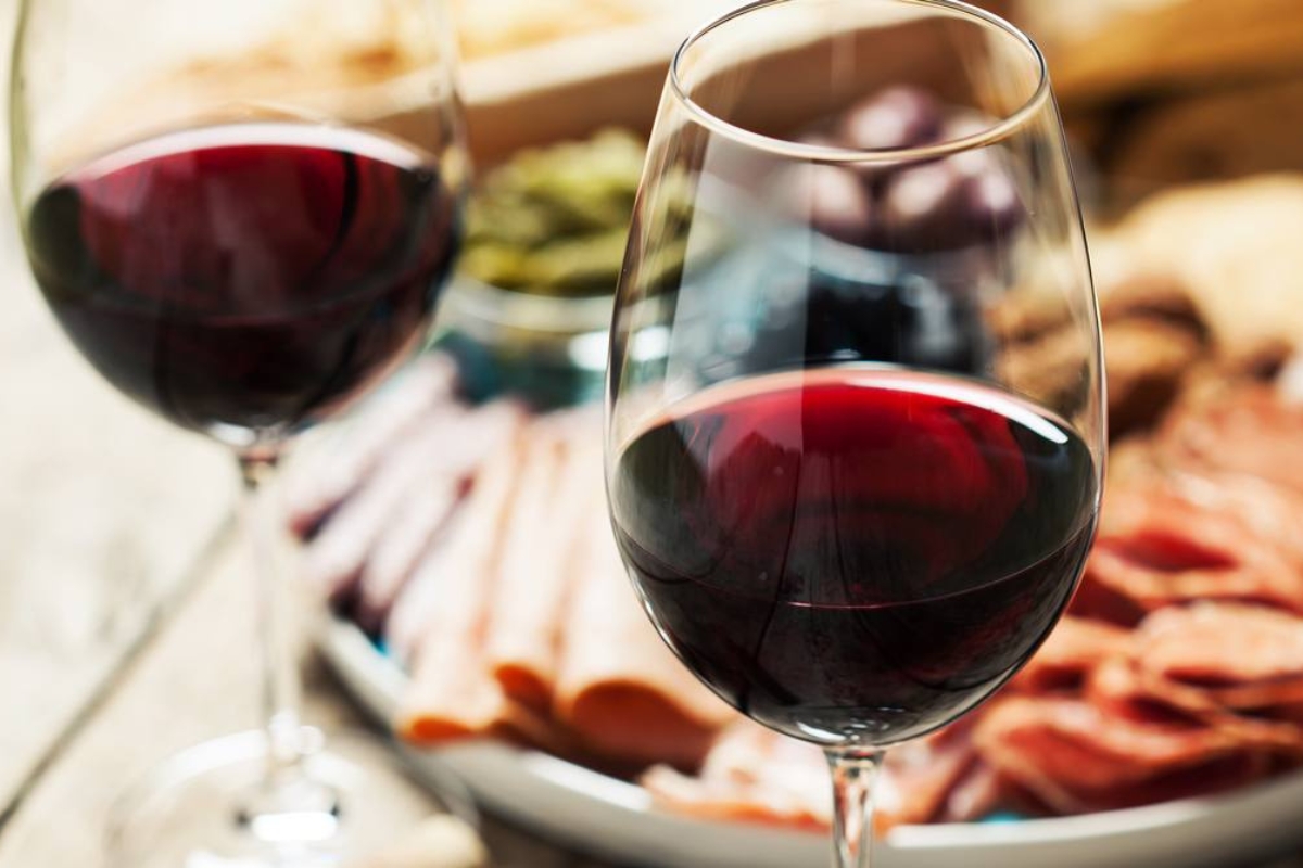 Enjoy a Italian aperitif on the hotel terrace 