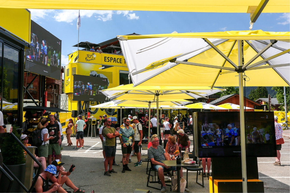 Official VIP Race Access passes to Relais Étape hospitality zone of Stage 16
